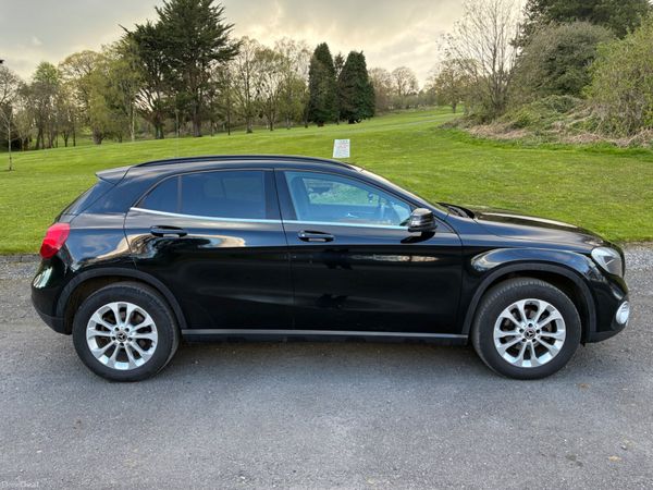 Mercedes-Benz GLA 2017 385364516