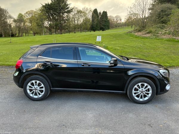 Mercedes-Benz GLA 2017 385364518