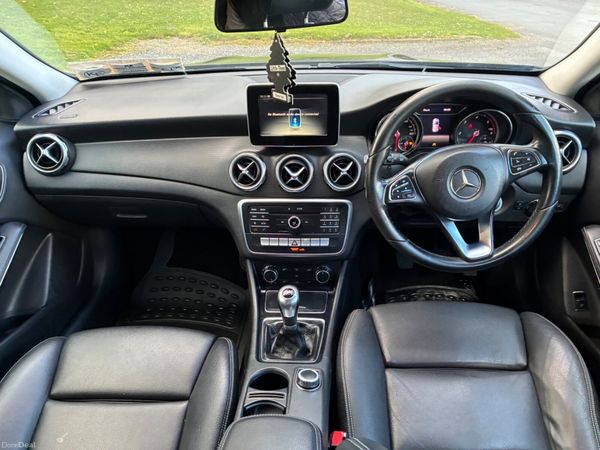 Mercedes-Benz GLA 2017 385364520