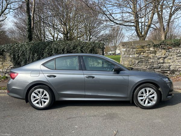 2022 SKODA OCTAIVA STYLE PARKING CAMERA 385385814