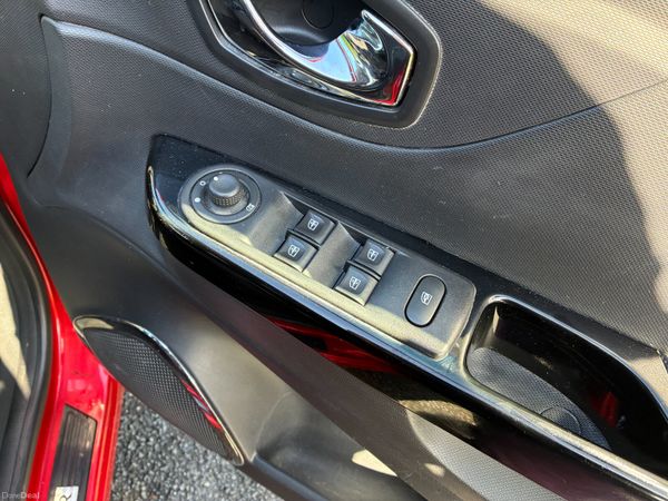 151 Renault Captur 1.0 Petrol 385312404