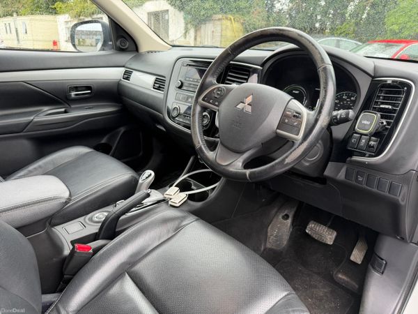 15 Mitsubishi Outlander PHEV 385461742