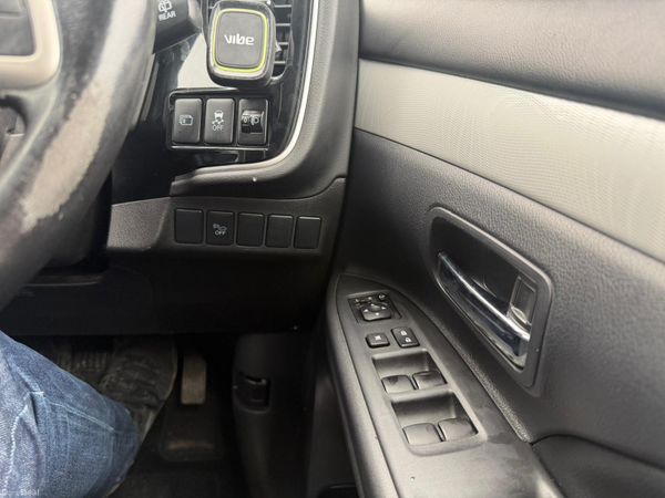 15 Mitsubishi Outlander PHEV 385461744