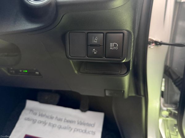 Toyota Aqua 2017 Automatic only 35kmiles!! 385465852