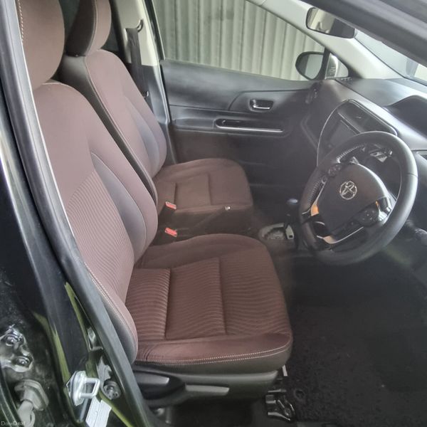 Toyota Aqua 2017Automatic 385467240