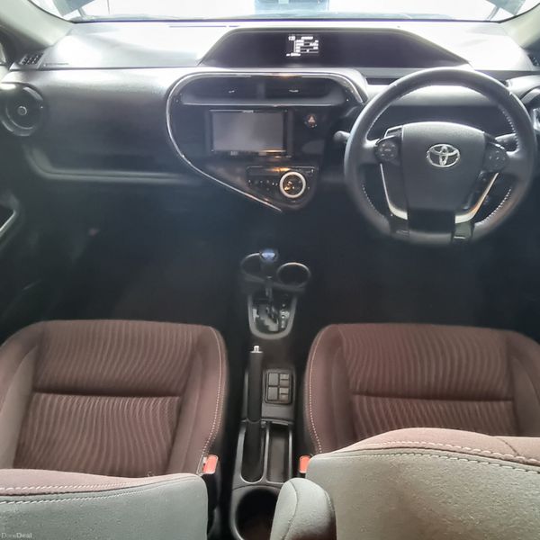 Toyota Aqua 2017Automatic 385467256