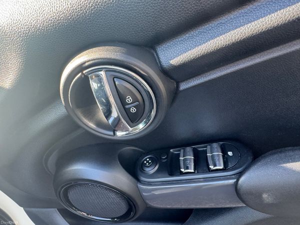 Mini Cooper D Automatic 385485428