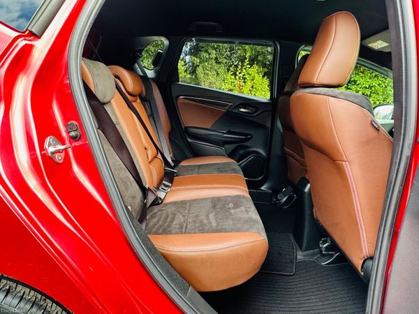 HONDA FIT 2018 PREMIUM LEATHER TOPSPECS 385420200