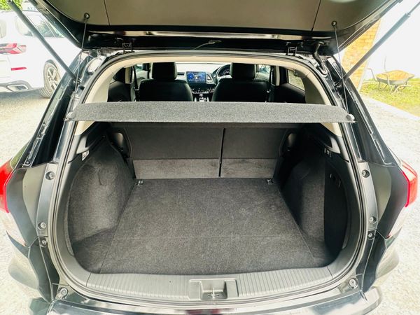 Honda Vezel 2018 1.5 Hybrid Auto 39000 KM ONLY 385424692