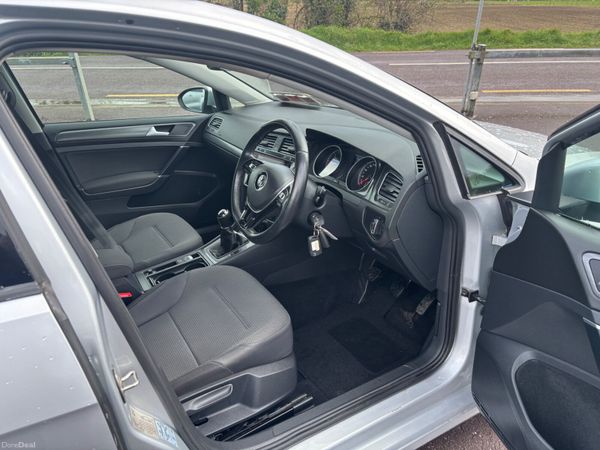 Volkswagen Golf 2018 1.6 TDI Comfortline 385518104
