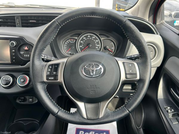 Toyota Yaris 1.0 Terra 2015 385674388