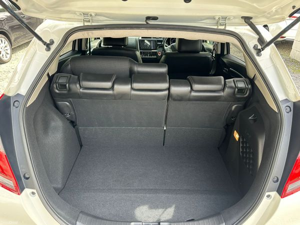 HONDA FIT 2018 77000 KM LEATHER TOPSPECS 385676404