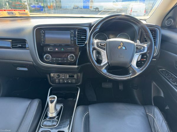 Mitsubishi Outlander 2017 hybrid 385603914