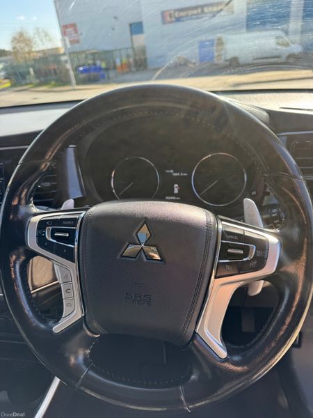 Mitsubishi Outlander 2017 hybrid 385603918