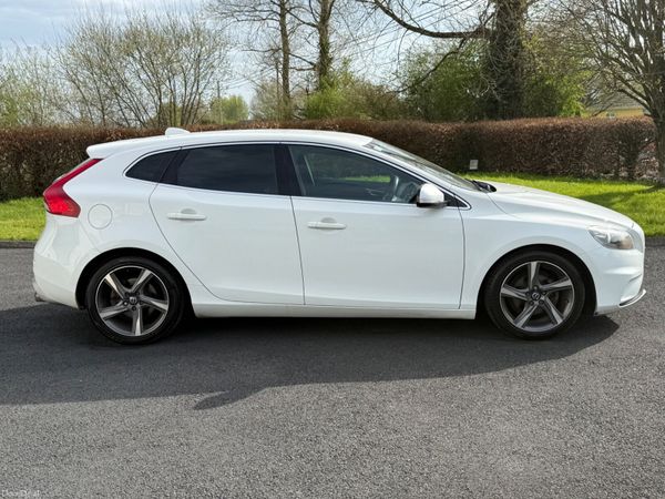 2014 Volvo V40 R-Design 385764070