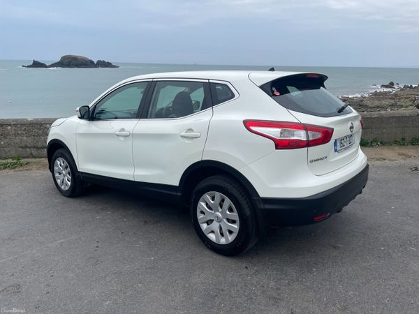 152 Nissan Qashqai.. Low KMs.. Car is Like New 385715280