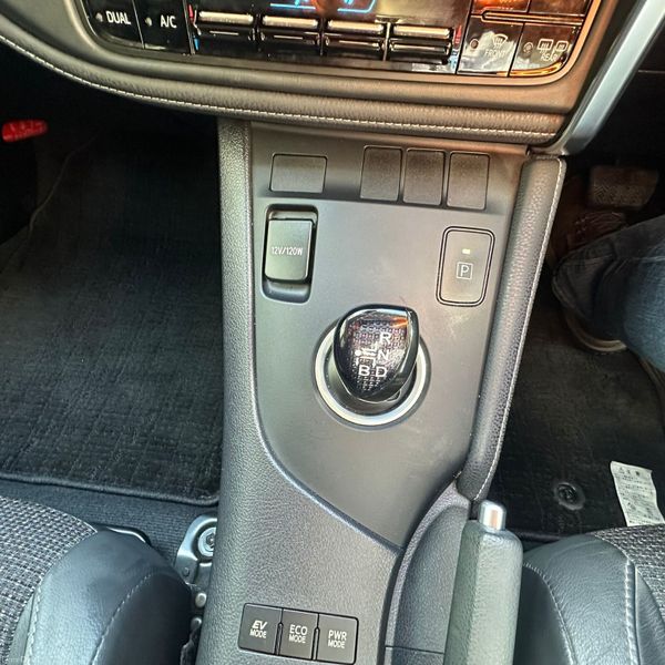 TOYOTA AURIS 2016 HYBRID 68000 KM ONLY 385737432