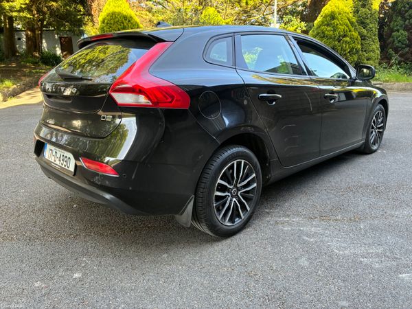 Volvo V40 2017 385876810