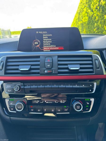 BMW 318 D 2017 SPORT AUTO MASSIVE SPEC 385814024