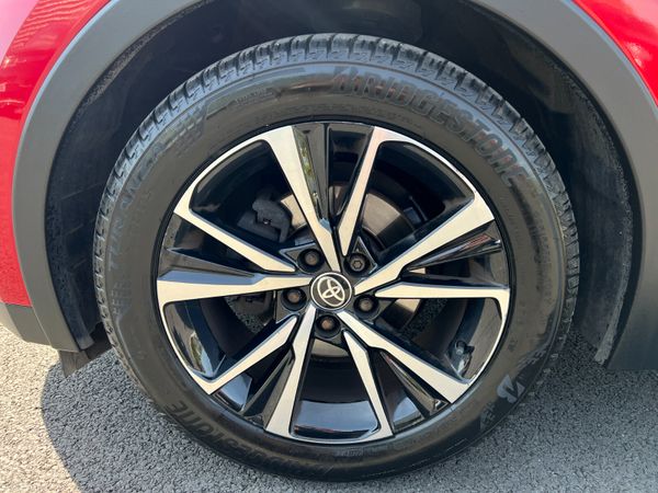 2024 (242) Toyota CH-R Design 1.8 CVT Hybrid 385831082