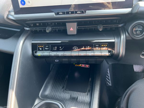 2024 (242) Toyota CH-R Design 1.8 CVT Hybrid 385831104
