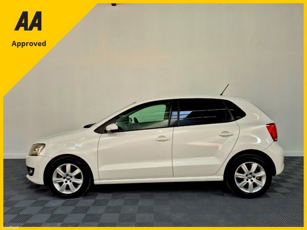 💥2013 Volkswagen Polo High-Line💥(Low Km's+Auto) 385957366