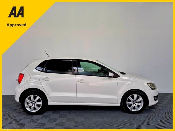 💥2013 Volkswagen Polo High-Line💥(Low Km's+Auto) 385957372