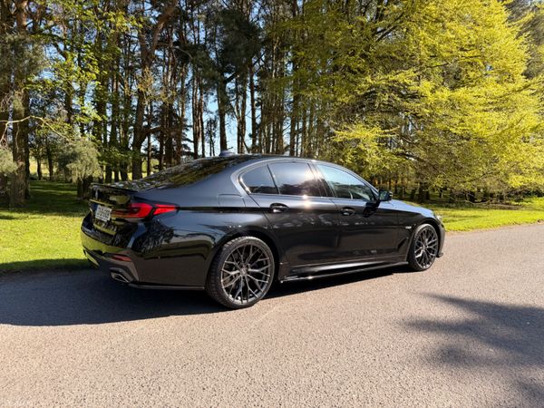 BMW 5-Series 2023 X Drive MSPORT 385990918