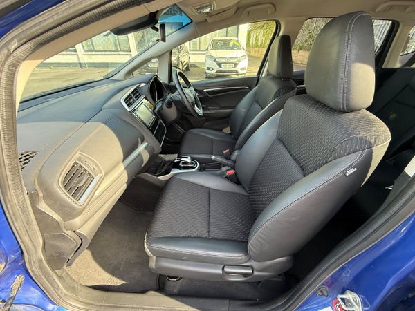 2015 HondaJAZZ/ Fit 1.5 Hybrid Automatic 385908456