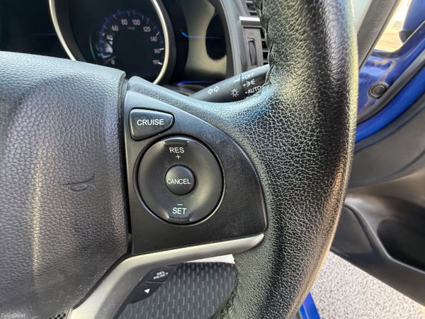 2015 HondaJAZZ/ Fit 1.5 Hybrid Automatic 385908460