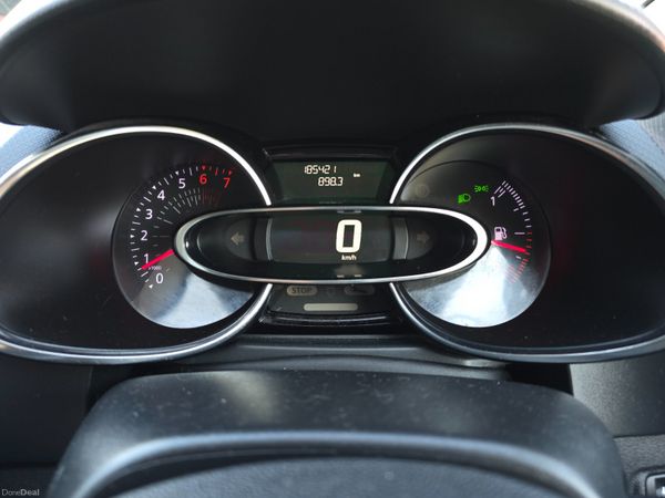 171 Renault Clio  1.1 Petrol Manual 385909048