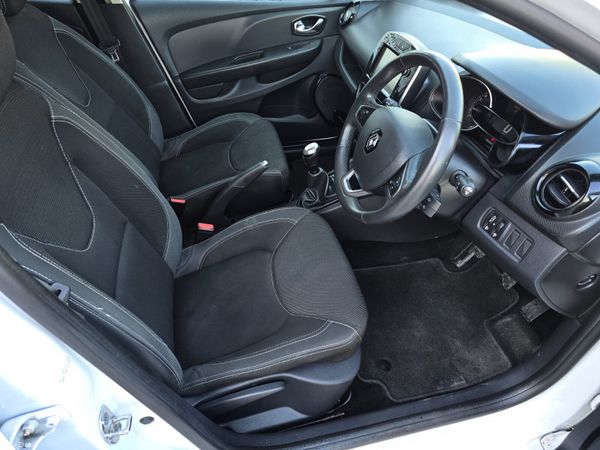 171 Renault Clio  1.1 Petrol Manual 385909030