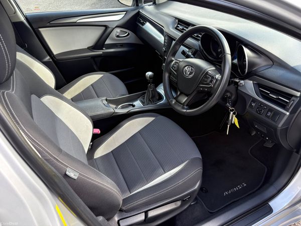 Toyota Avensis 385909626