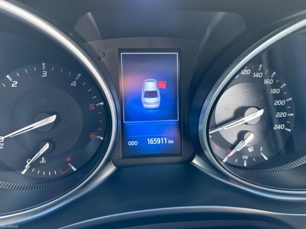 Toyota Avensis 385909628