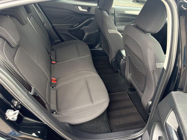 Ford Focus 385910618