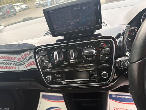 Volkswagen up! 2015 385912660