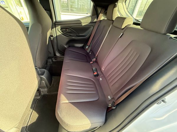 Toyota Yaris 2022 385916470