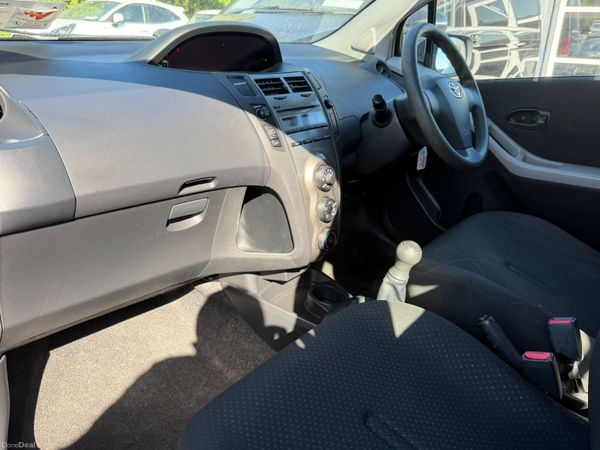 2011  Toyota Yaris  1.0 385937134