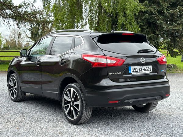Nissan Qashqai 2015 DCI  SVE LOW Mileage 386078942