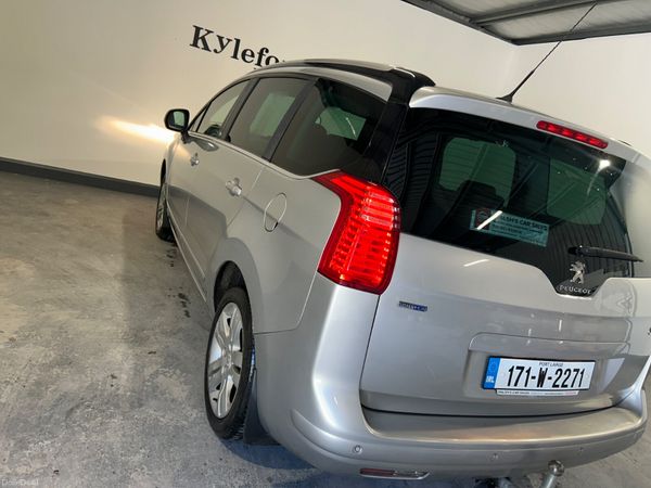 Peugeot 5008 2017 386079082
