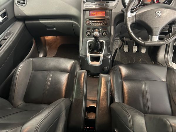 Peugeot 5008 2017 386079112
