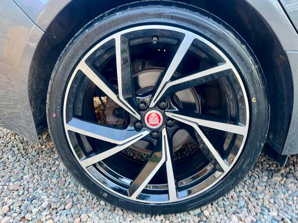 Jaguar XF 2018 386144418