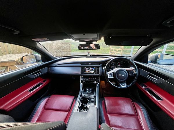 Jaguar XF 2018 386144428