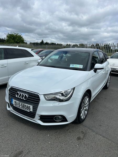 Audi A1 2015 386178042