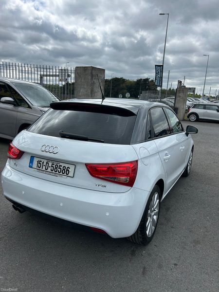 Audi A1 2015 386178048