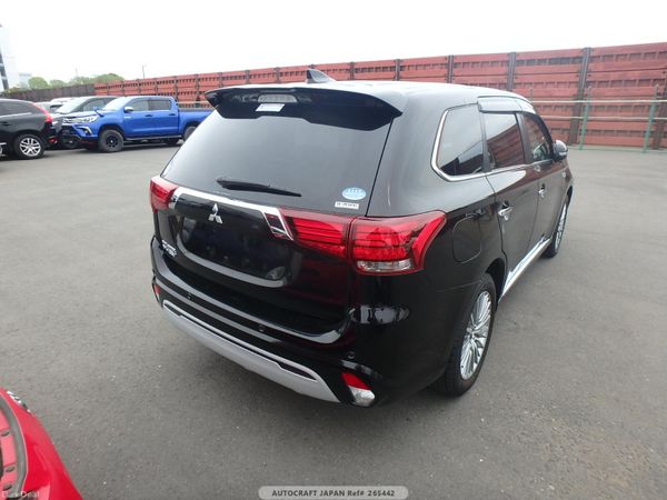 2021 Outlander Phev Automatic  Coming Soon! 386187102