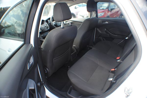 Ford Focus 2018 386190720