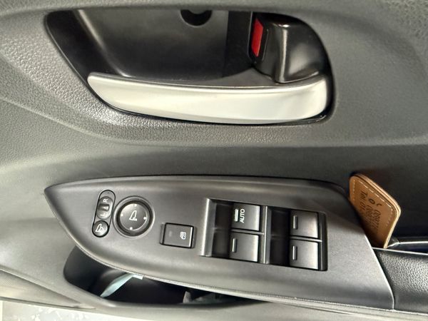 2017 Honda JAZZ/Fit 1.2 Hybrid Auto, 24K K.M 386139704