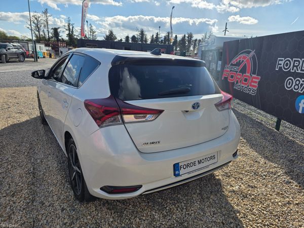 Toyota Auris 2017 386254788