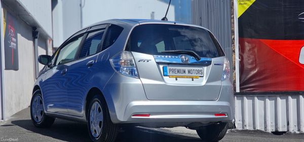 Honda fit Hybrid Low Mileage 386256592
